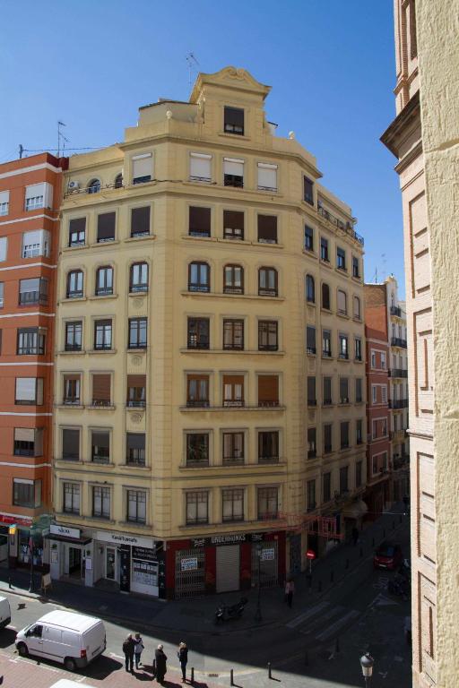 The building in which a hosteleket is located