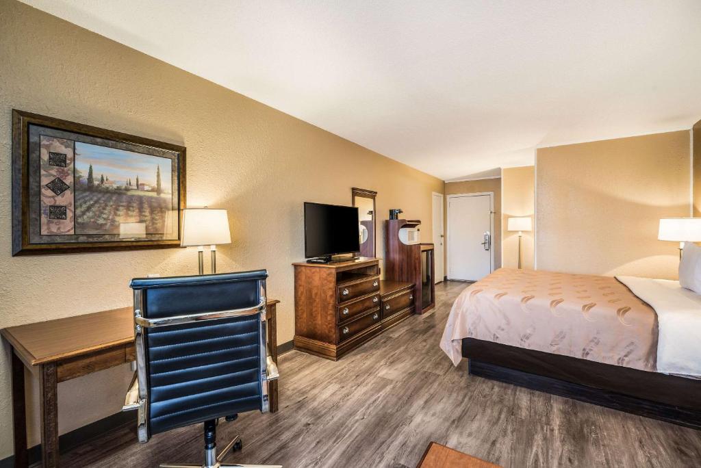 Postel nebo postele na pokoji v ubytování Quality Inn Arkadelphia - University Area