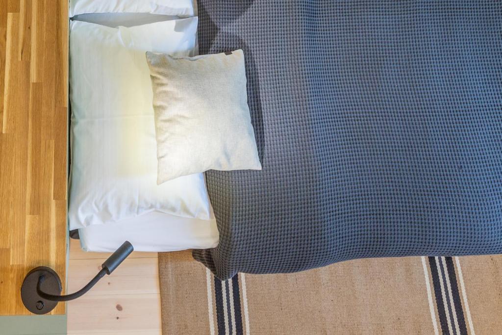 B2 Apartments - One-Bedroom Apartment