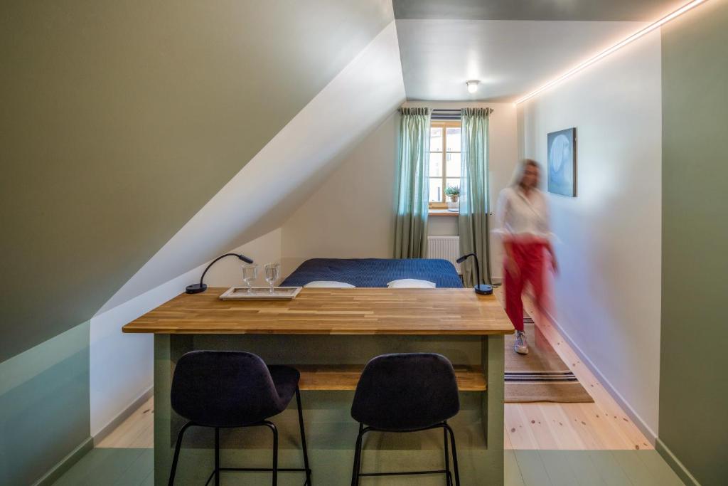 B2 Apartments - One-Bedroom Apartment