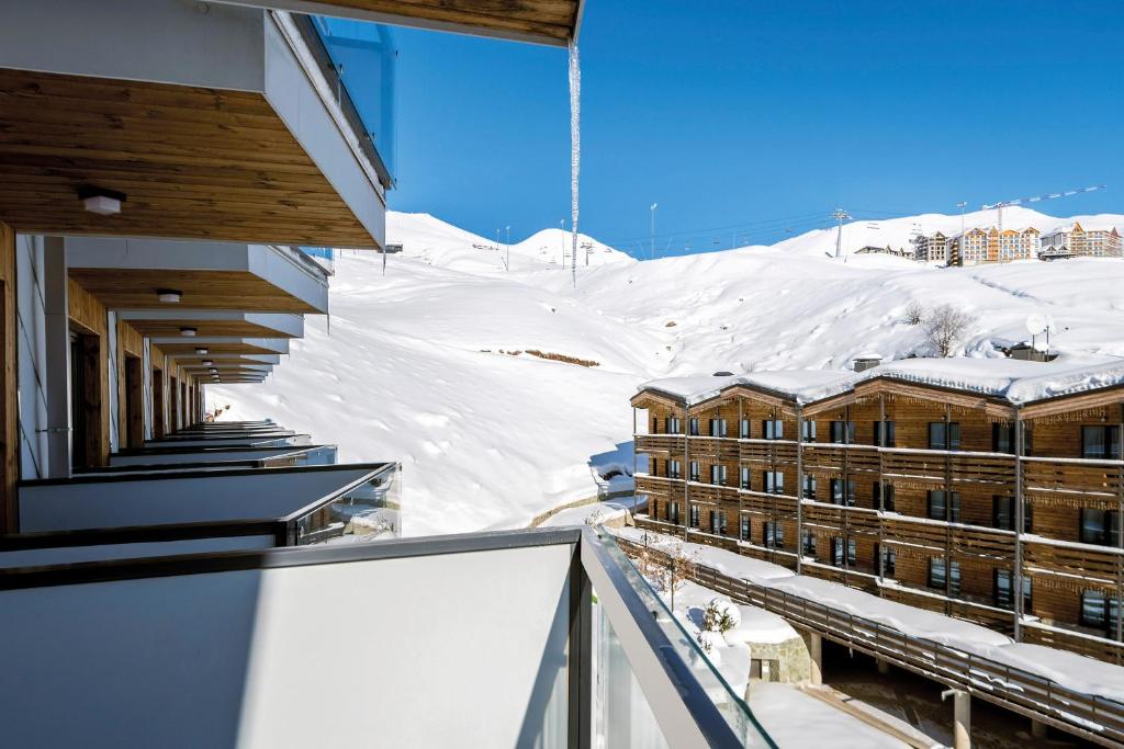 Nespecifikovaný výhled na hory nebo výhled na hory při pohledu z hotelu