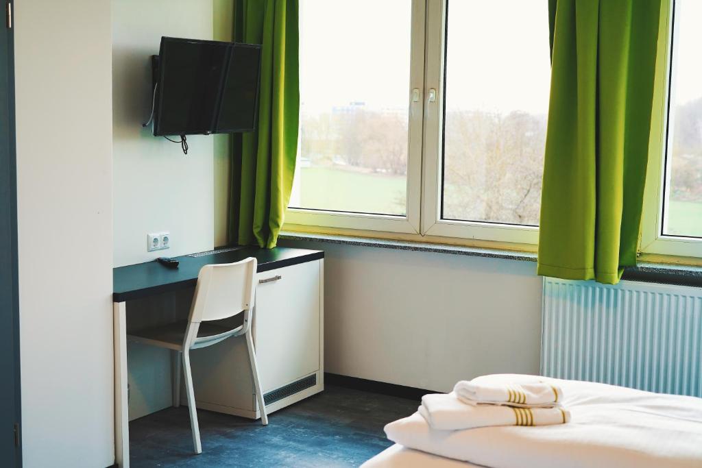 bp24 Hotel Eschweiler - 三个房间