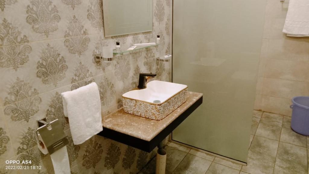 Woodridge Cottages Kalam - Chambre Double De Luxe Avec Lit Supplémentaire