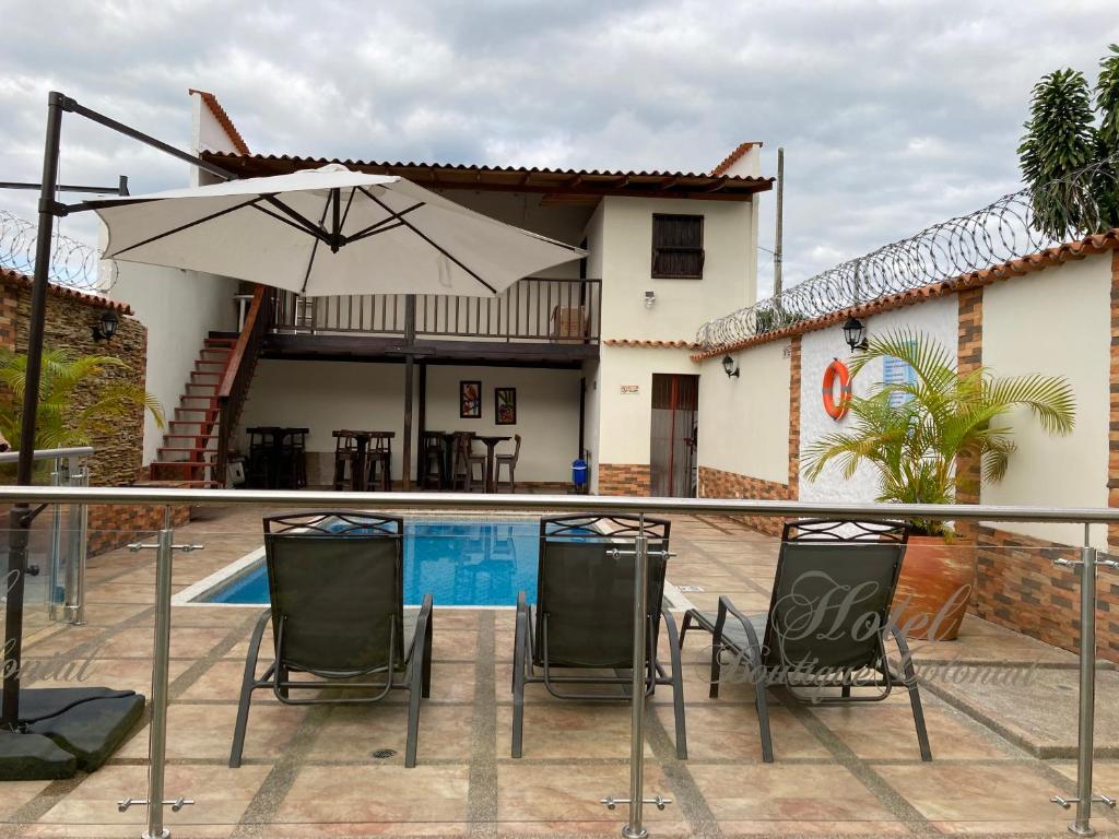 Balkón nebo terasa v ubytování Hotel Boutique Colonial Cartago
