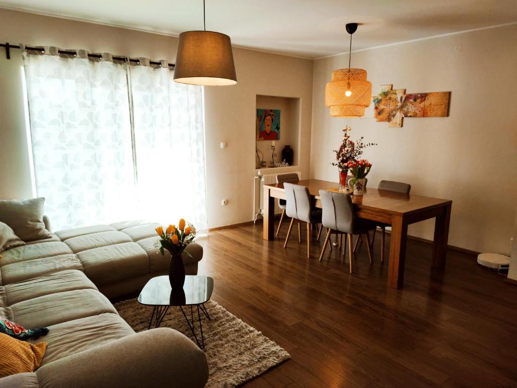 Posedenie v ubytovaní Apartment Grubišić