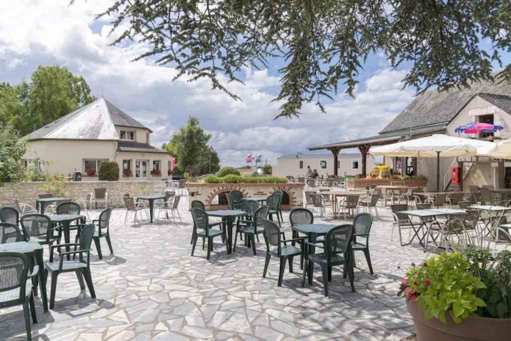 Restaurace v ubytování Camping 4* 3 CH 2 SDB- Lave linge- Lave vaisselle