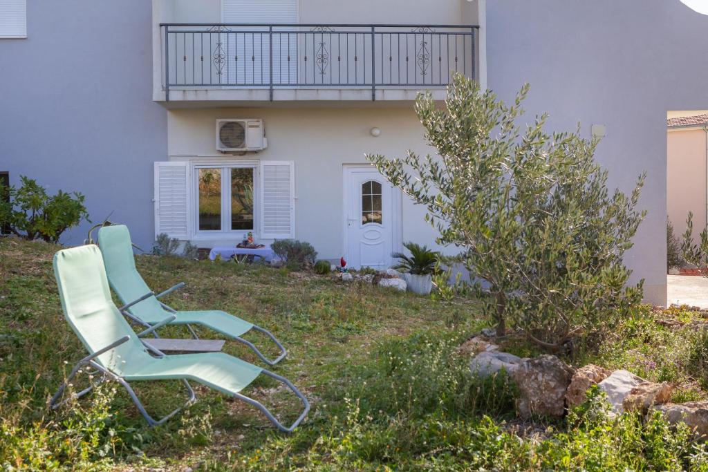 Vonkajšia záhrada v ubytovaní Seaside Apartment Tafra