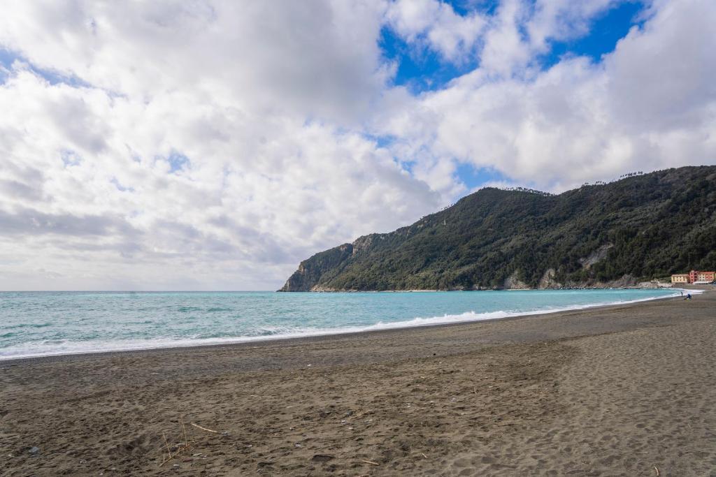 Zdjęcie z galerii obiektu 008 - Casa RIVA Vista Mare di fronte alla Spiaggia e Mare w mieście Sestri Levante