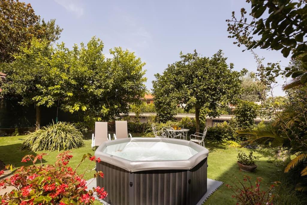 Casa Dani Sorrento with private garden and hot tub