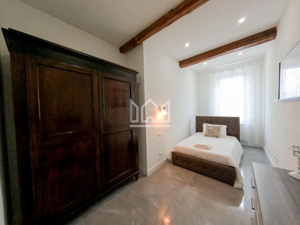 Łóżko lub łóżka w pokoju w obiekcie Gold River House