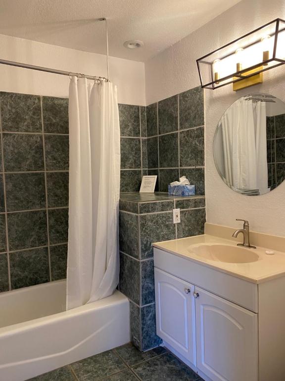 Turtle Beach Resort - Jasmine One-Bedroom Cottage