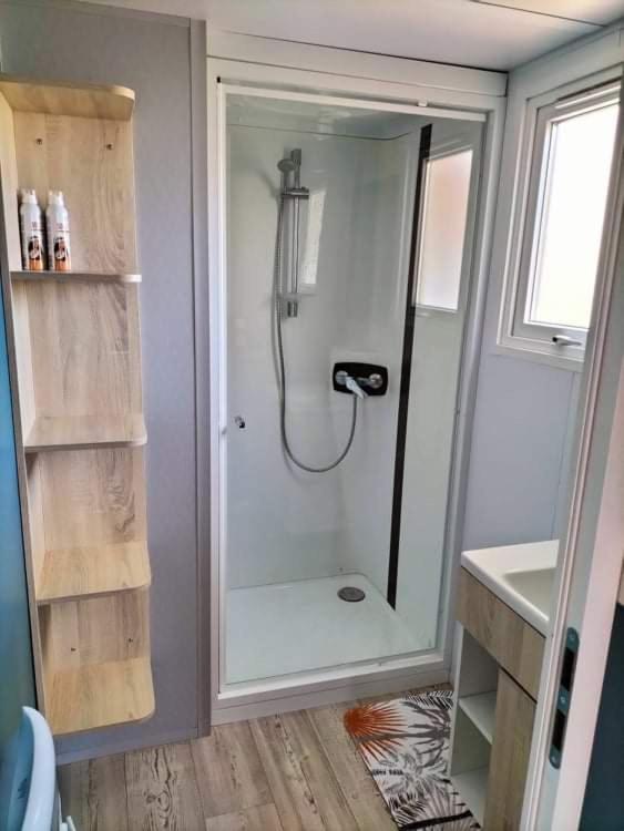 Koupelna v ubytování Charmant Mobil home avec Vue mer exceptionnelle