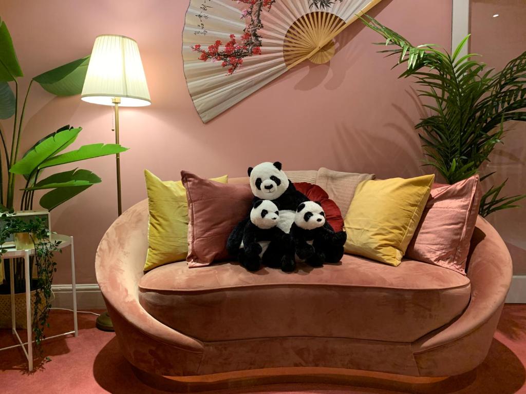 London Chinatown Apartments - Two-Bedroom Apartment - Cherry Blossom