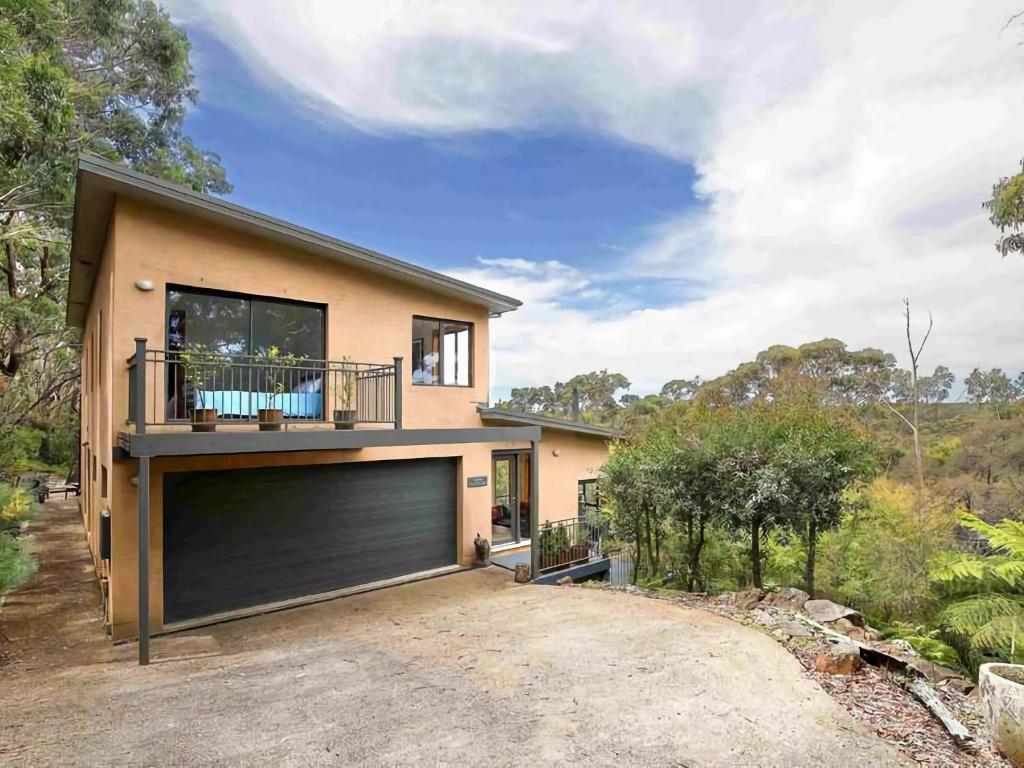 Postcards From The Edge, Blackheath