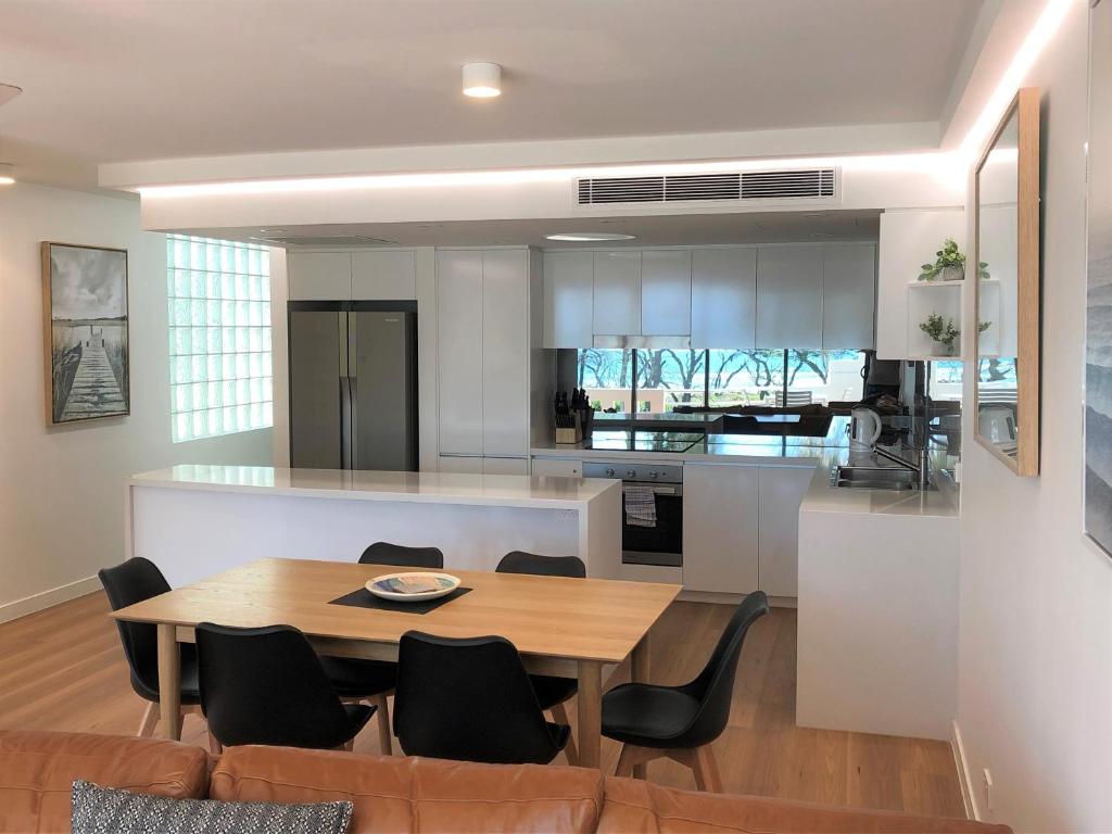 Kuchyň nebo kuchyňský kout v ubytování Camargue Beachfront Apartments