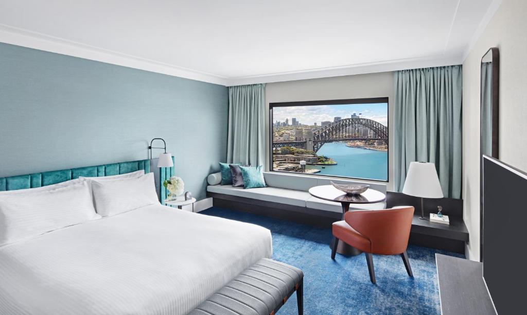 Postel nebo postele na pokoji v ubytování InterContinental Sydney by IHG