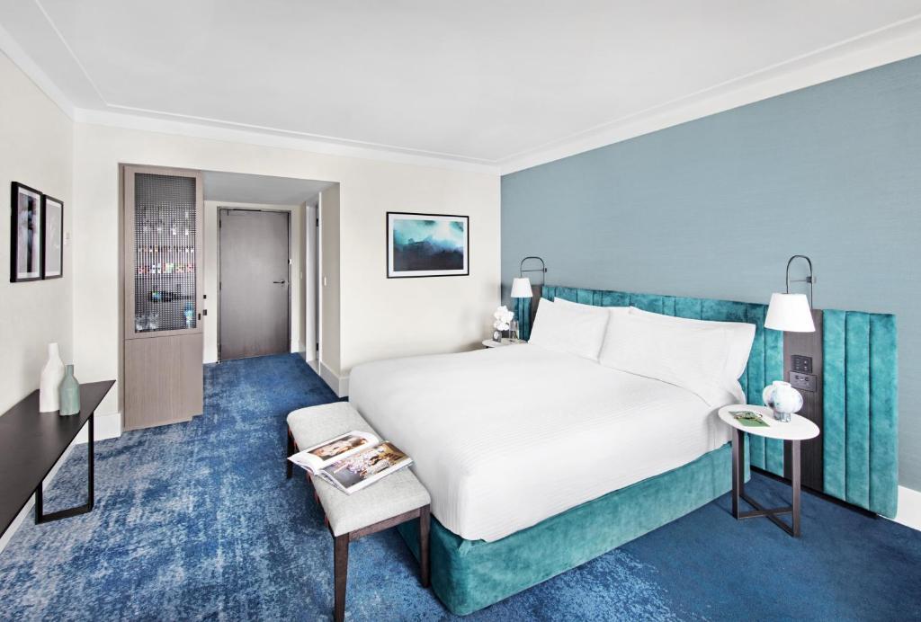 Postel nebo postele na pokoji v ubytování InterContinental Sydney by IHG