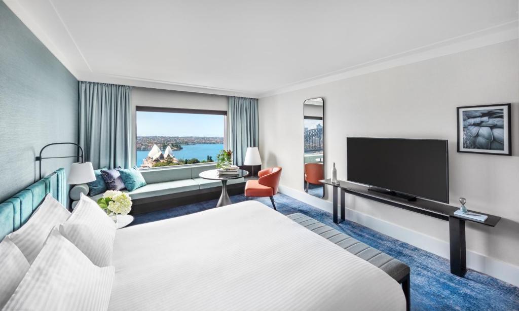 TV a/nebo společenská místnost v ubytování InterContinental Sydney by IHG