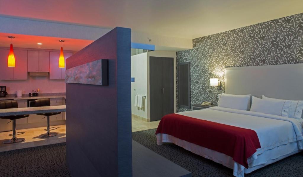 Holiday Inn Express & Suites Queretaro, an IHG Hotel