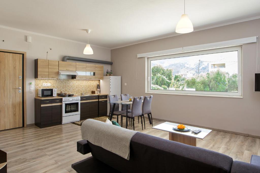 A kitchen or kitchenette at Stellina's new studio 5min from beach