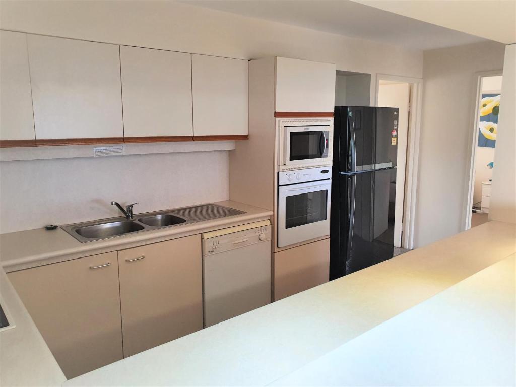Burleigh Esplanade Apartments photo