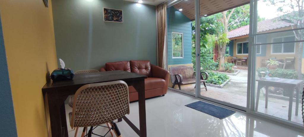 Q Zone Boutique House - 9