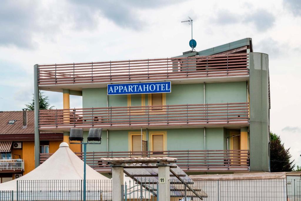 Budynek, w którym mieści się hotel