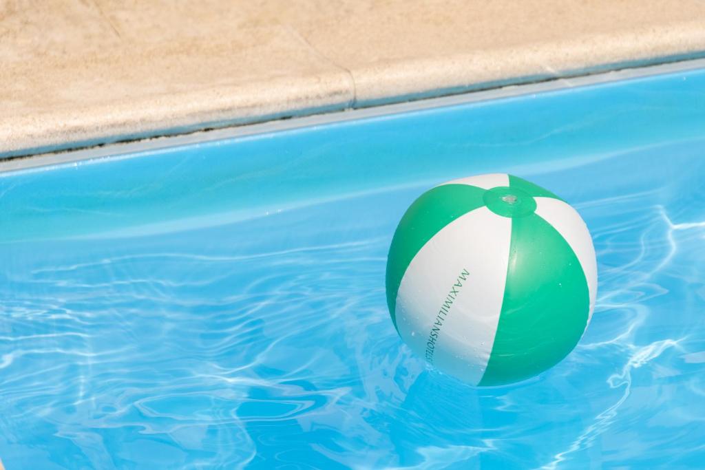 Bazén v ubytování Hotel Continental nebo v jeho okolí