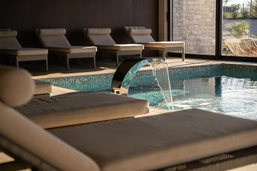 Bazén v ubytování San Servolo Wellness Resort - Adults Only nebo v jeho okolí
