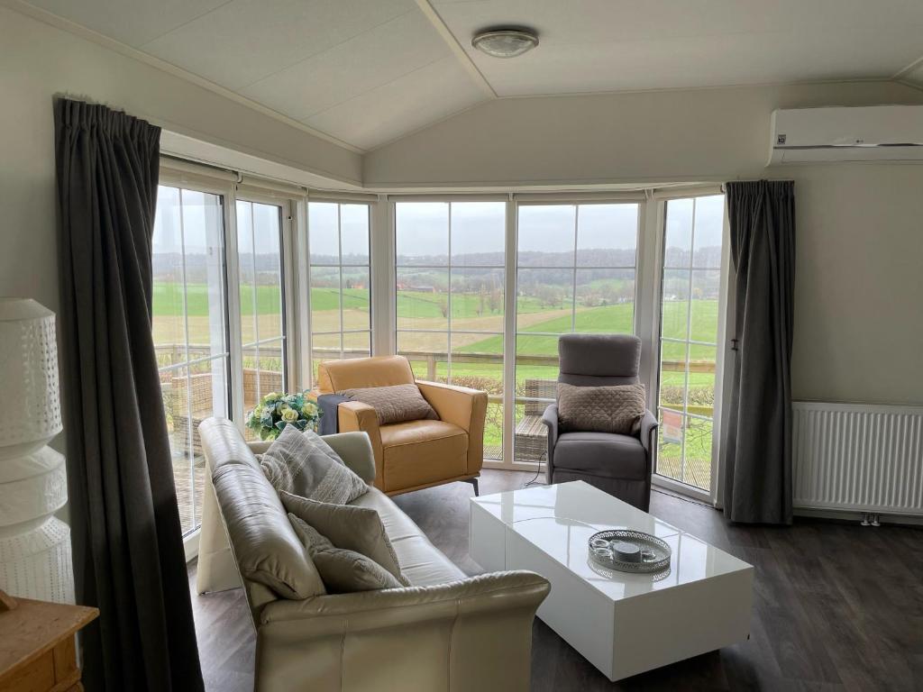 Posezení v ubytování Chalet 11 - Bergzicht Teuven