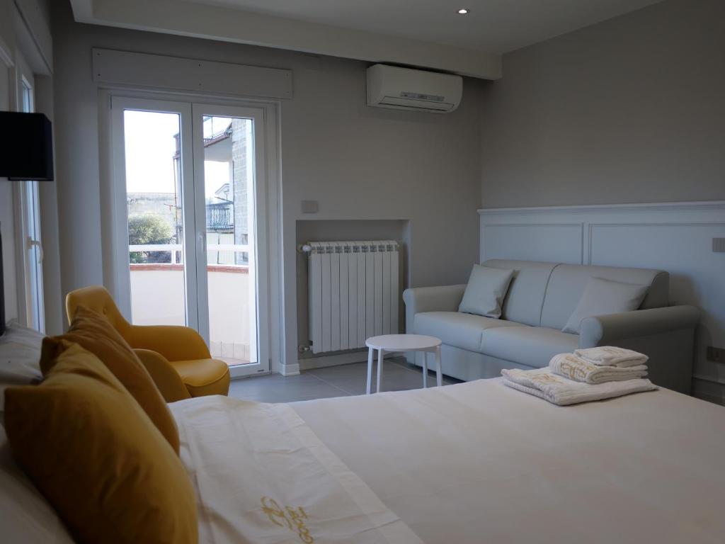 Golden Residence - Deluxe Family Room