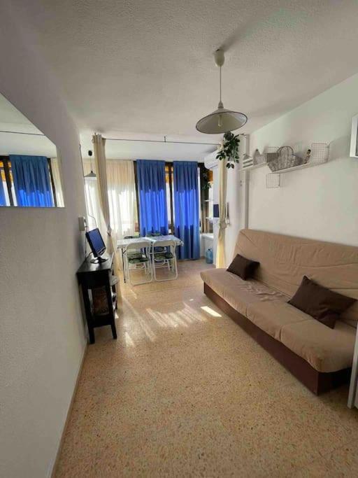 Posezení v ubytování Beautiful residential apartment with pool