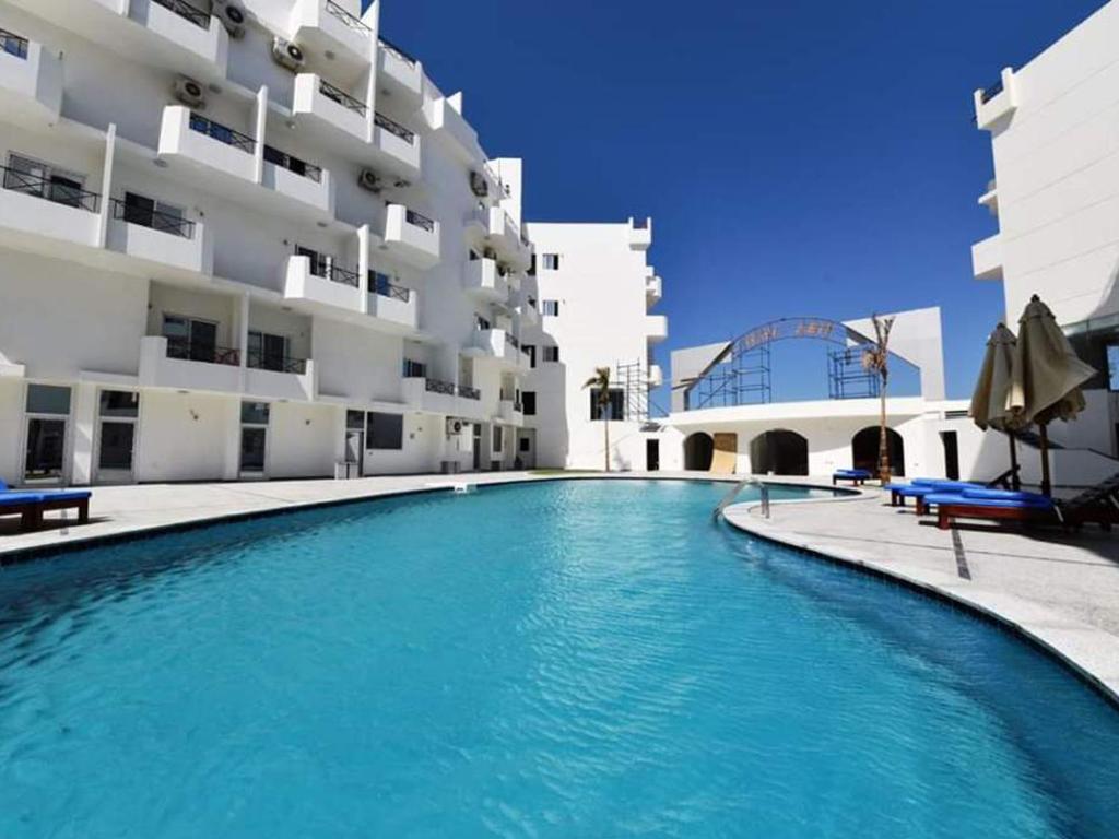 The swimming pool at or close to Apartment Bella Vita near the sea RedSeaLine