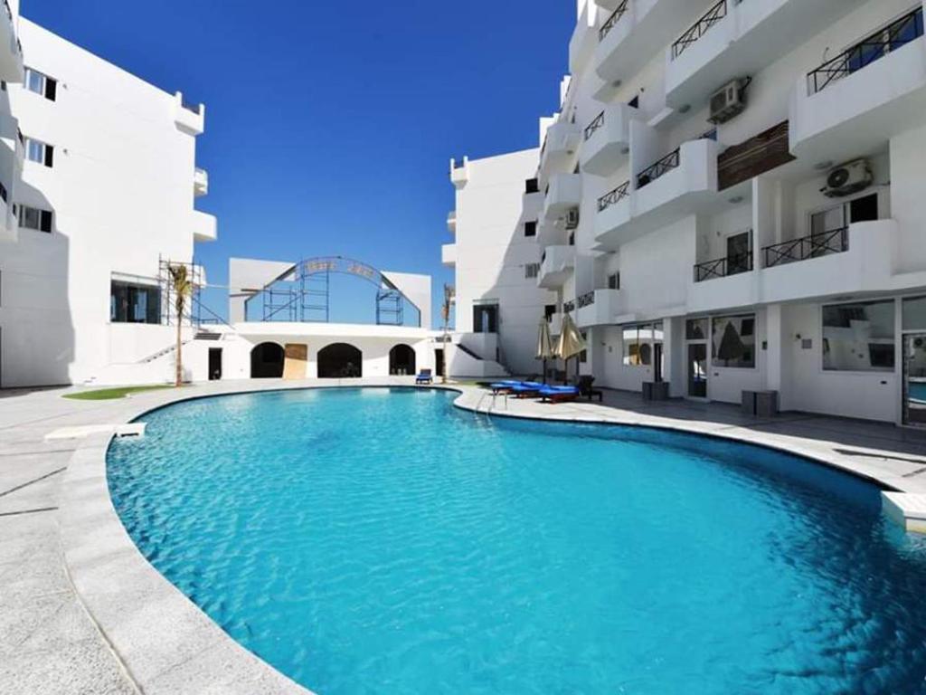 The swimming pool at or close to Apartment Bella Vita near the sea RedSeaLine