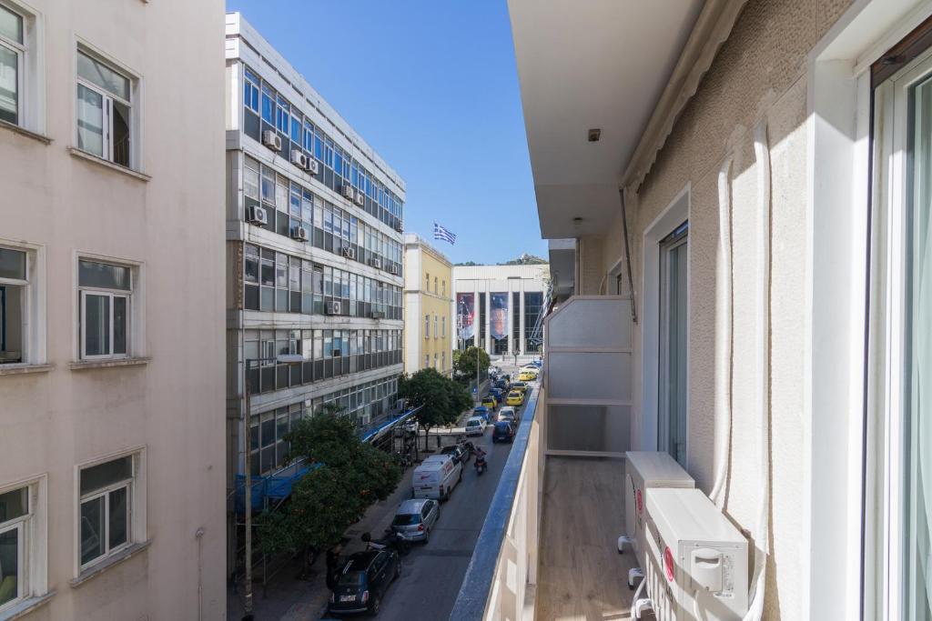 Fotografia z galérie ubytovania Minimal 2 bedroom apt near the Athens Concert Hall v Aténach