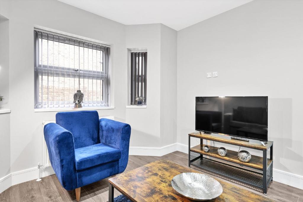 Crown Place 2 & 3 Bedroom Luxury Apts with Parking in Shepperton By 360Stays - Two-Bedroom Apartment