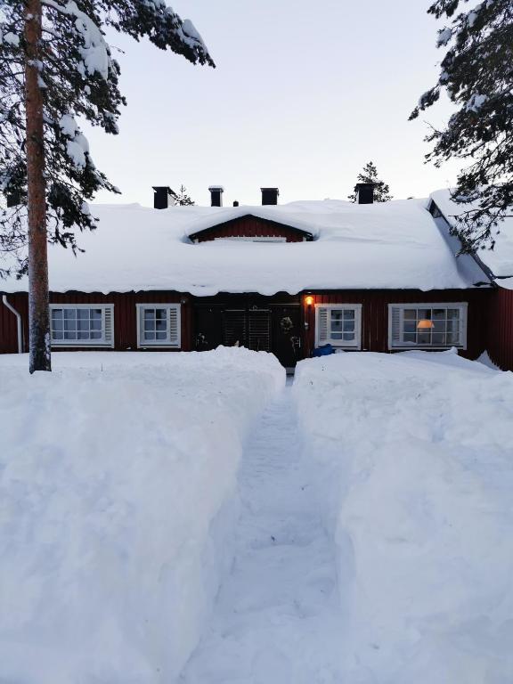 Winter Nest - A cozy accommodation in the heart of Saariselkä - Apartment Mit Zwei Schlafzimmern