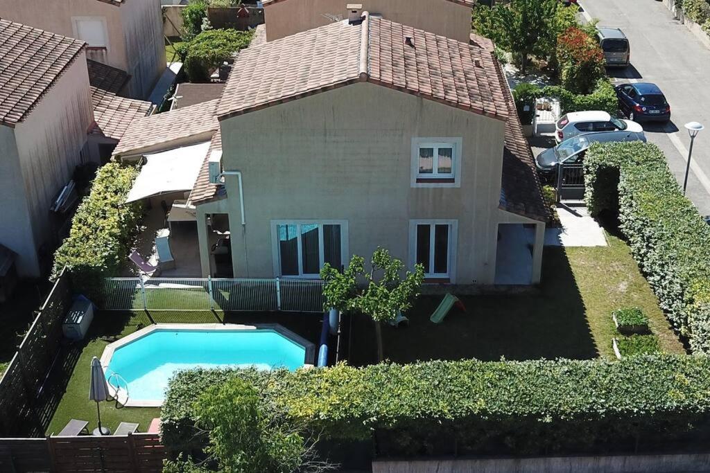 Maison avec piscine, idéale famille avec enfants., Rousset – Tarifs 2023