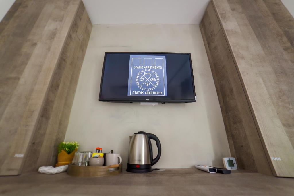 Příslušenství pro přípravu čaje a kávy v ubytování Apartmani Statik SD