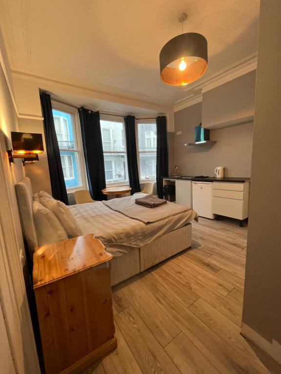 Brighton Studio Room newly refurbished, Brighton & Hove (updated prices
