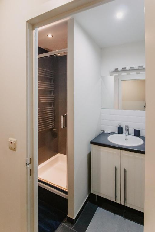 Central and Cozy in Brussels - Resim 42