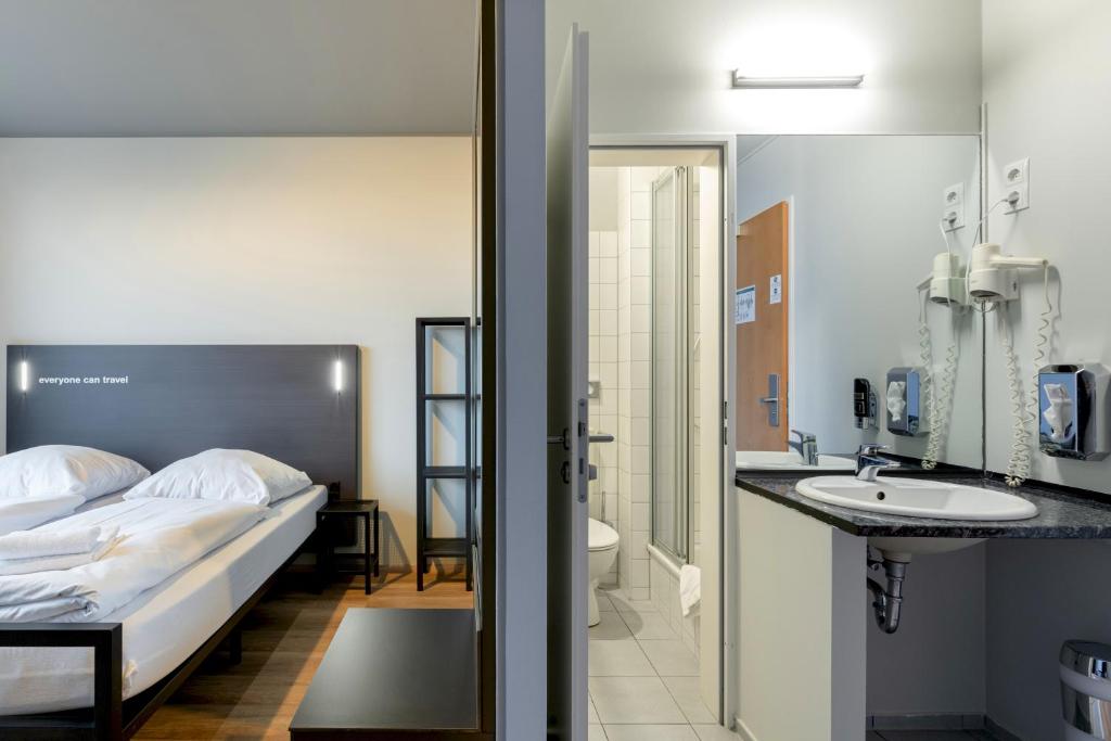 a&o Hamburg Hammer Kirche - Resim 35