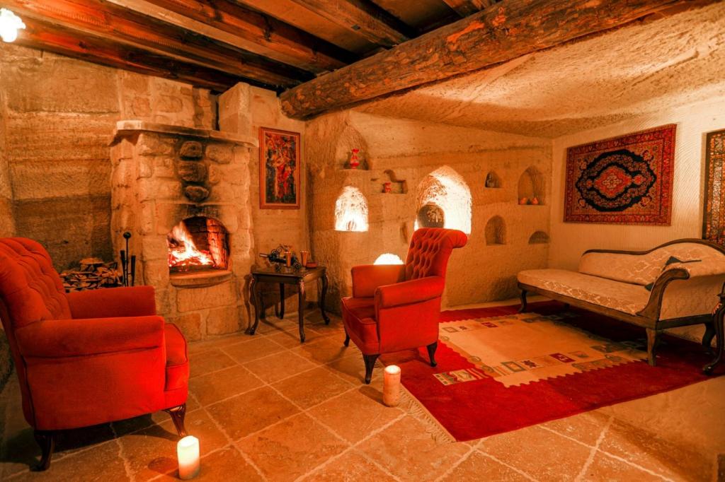 Posezení v ubytování Sinasos Palace Cave Hotel