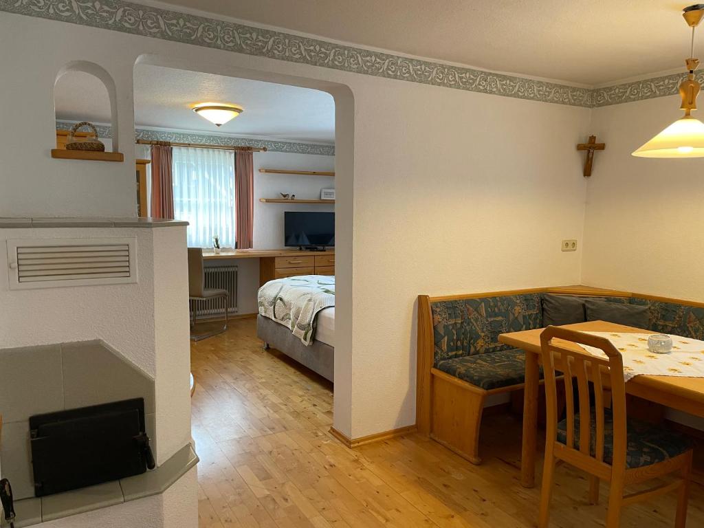 Postel nebo postele na pokoji v ubytování Ferienhaus Leeb