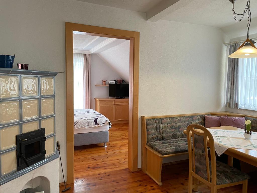 Postel nebo postele na pokoji v ubytování Ferienhaus Leeb