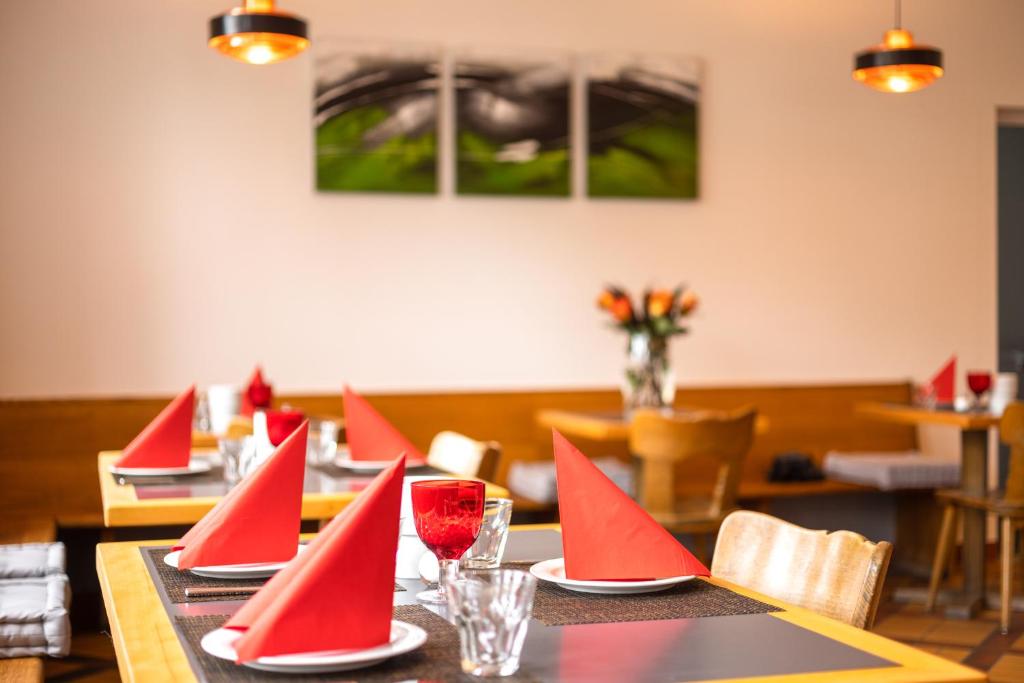 Restaurace v ubytování Hotel Bären Niederscherli