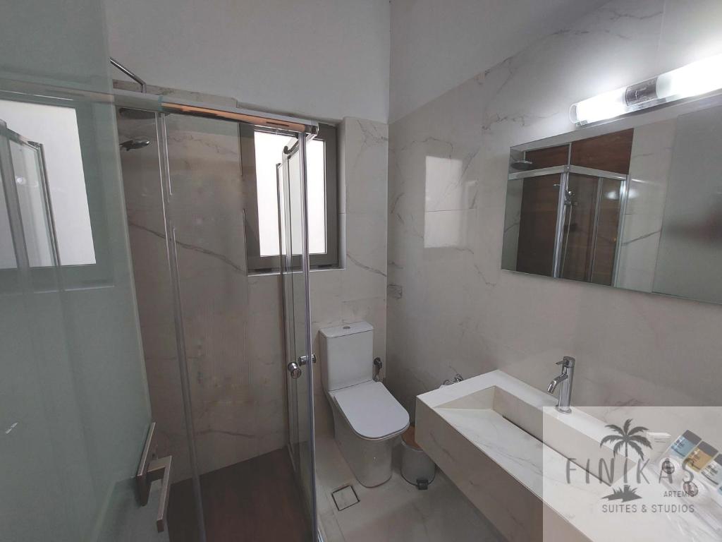 FINIKAS Suites & Apartments 10min from Athens Airport - Luxe Tweepersoonskamer