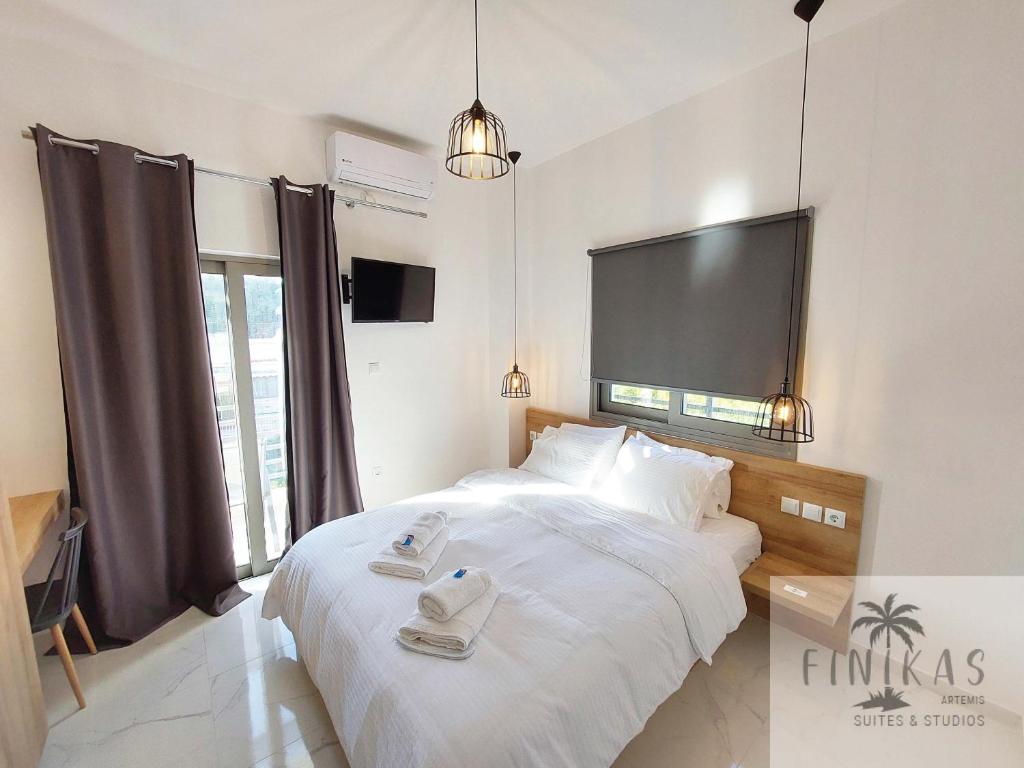 FINIKAS Suites & Apartments 10min from Athens Airport - Tweepersoonskamer Met Uitzicht Op De Tuin