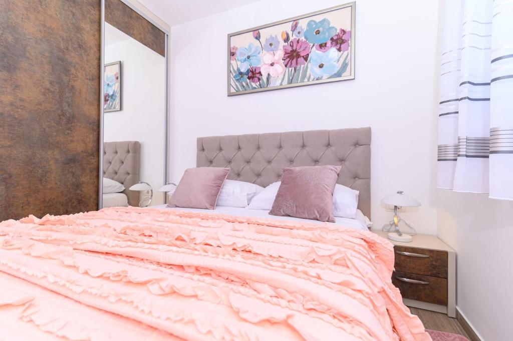 Fotografia z galérie ubytovania Luxury 90 m2 apt w balcony & spectacular sea view v Trogiri