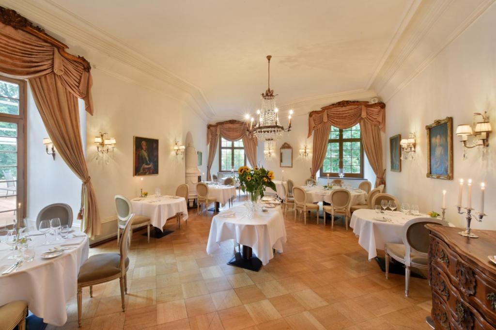 Restaurace v ubytování Hotel im Schlosspark